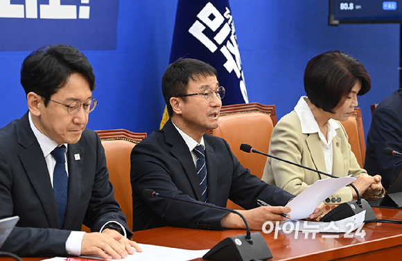 한병도 더불어민주당 원내대표가 16일 국회에서 열린 원내대책회의에서 발언하고 있다. [사진=곽영래 기자]