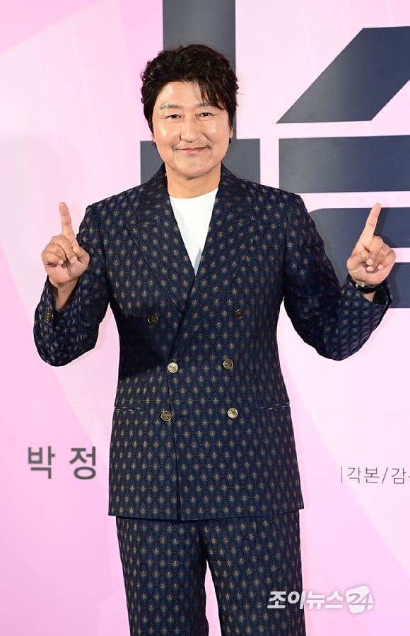 배우 송강호가 28일 오전 서울 용산구 CGV 용산아이파크몰에서 열린 영화 '1승'(감독 신연식) 제작보고회에 참석하고 있다. [사진=정소희 기자]