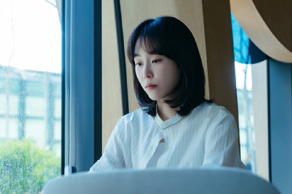 배우 서현진이 JTBC 금요시리즈 '러브 미'에서 열연하고 있다. [사진=JTBC&middot;SLL&middot;하우픽쳐스]