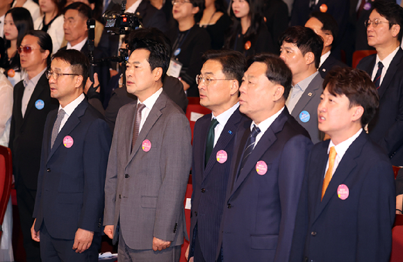 이재명 대통령이 15일 서울 종로구 세종문화회관에서 열린 제81주년 광복절 경축식에서 경축사를 하고 있다. 2026.8.15 [사진=연합뉴스]