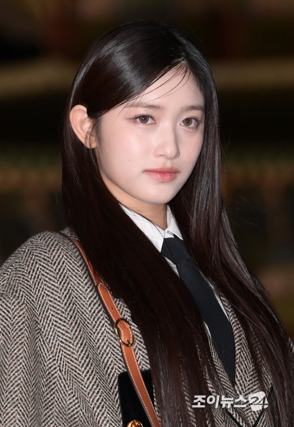 그룹 아이브 이서가 16일 오후 서울 경복궁에서 진행된 구찌(Gucci) 2024 크루즈 패션쇼에 참석하고 있다. [사진=정소희 기자]