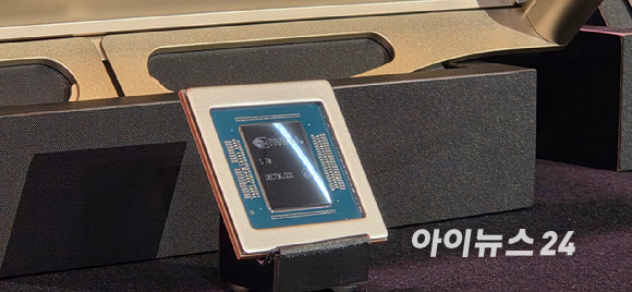 김정호 카이스트 교수가 3일 서울 중구 프레스센터에서 열린 'HBF 기술 개발 성과, 로드맵 그리고 상품화 전략 발표회'에서 발언하는 모습. [사진=박지은 기자]