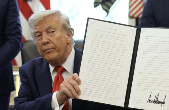 미국 보수 청년 단체 '터닝포인트 USA' 창립자이자 트럼프 대통령의 최측근으로 꼽히는 찰리 커크(32)가 유타주 대학 연설 도중 총격을 받아 사망했다. [사진=로이터/연합뉴스]