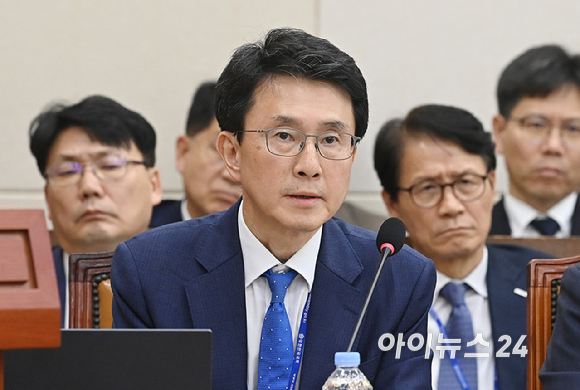 박종원 한미전략투자공사 사장이 20일 서울 여의도 국회에서 열린 재정경제기획위원회 국정감사(한국수출입은행 등) 국정감사에서 질의에 답변하고 있다. [사진=곽영래 기자]