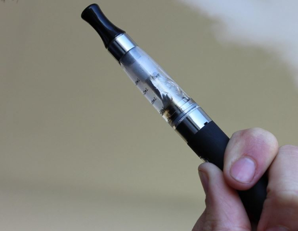 교사에게 흡연을 적발당한 자녀를 옹호하며 학교 측에 폭언에 가까운 항의를 한 학부모가 결국 사과했다. 본 기사와 무관한 이미지. [사진=픽사베이@lindsayfox]