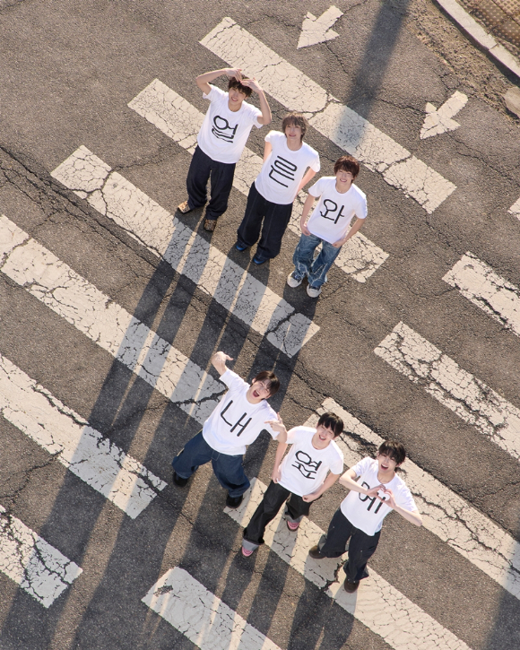 킥플립 단체 콘셉트 포토 [사진=JYP엔터테인먼트]