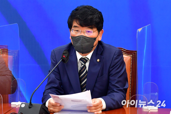 박완주 의원이 지난 2월 10일 국회에서 열린 정책조정회의에서 발언하고 있다. [사진=김성진 기자]