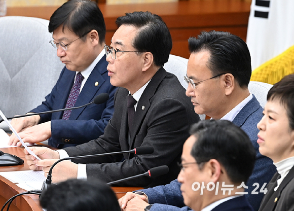 송언석 국민의힘 원내대표가 6일 서울 여의도 국회에서 열린 원내대책회의에서 발언하고 있다. [사진=곽영래 기자]