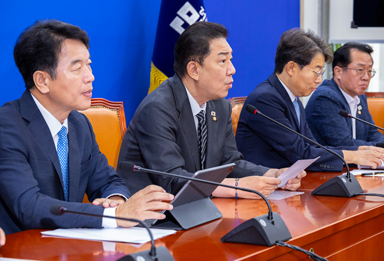 더불어민주당 김병기 원내대표가 18일 국회에서 열린 정책조정회의에서 발언하고 있다. 2025.9.18 [사진=연합뉴스]