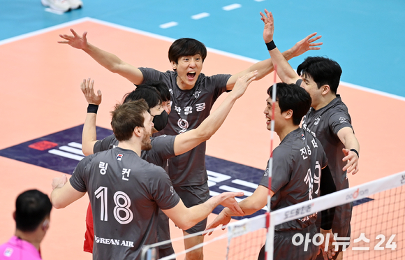 대한항공은 2021-22시즌 도드람 V리그에서 2년 연속 통합우승을 달성했다. 이는 남자부 기준 삼성화재에 이어 역대 두 번째다. [사진=김성진 기자]