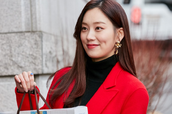 배우 황선희가 IHQ 식구가 됐다. [사진=IHQ]