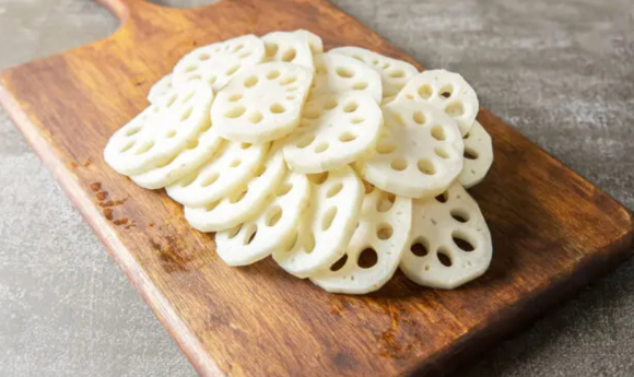 연근이 겨울철 체력 저하와 피로, 피부&middot;모발 변화 등에 도움을 줄 수 있는 식재료라는 전문가의 설명이 나왔다. 사진은 본 기사 내용과 무관. [사진=픽사베이]