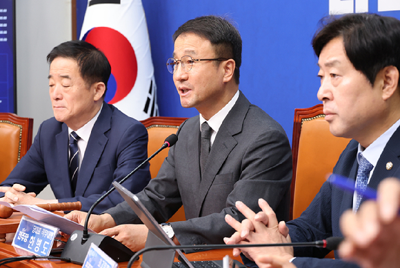 더불어민주당 한병도 당 대표 직무대행 겸 원내대표가 15일 국회에서 열린 최고위원회의에서 발언하고 있다. 2026.7.15 [사진=연합뉴스]