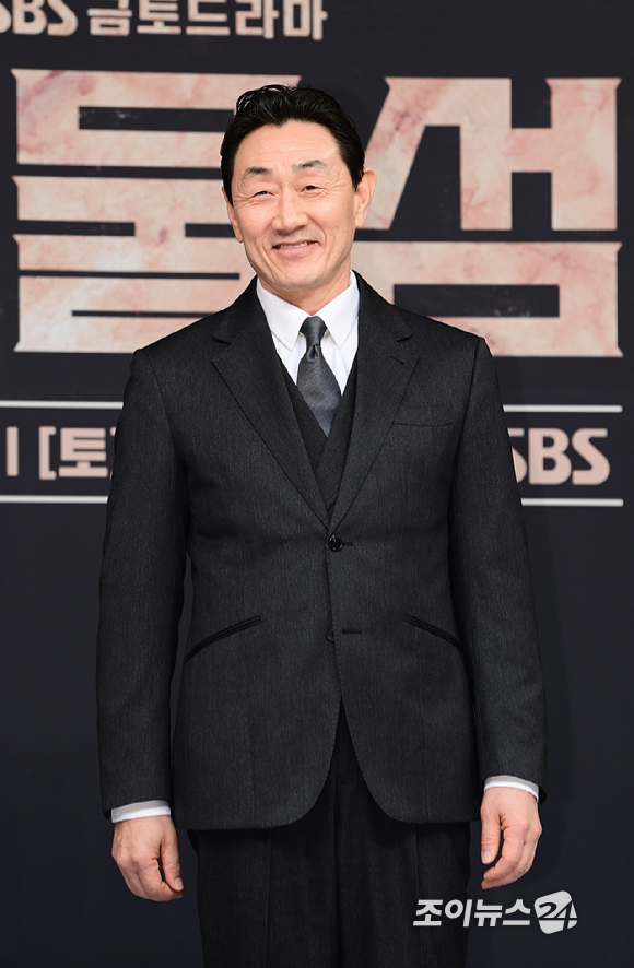 배우 허준호가 21일 오후 서울 양천구 목동 SBS에서 열린 SBS 새 금토드라마 '보물섬' 제작발표회에 참석 하고 있다. [사진=정소희 기자]