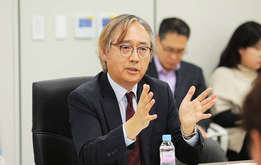 국무총리 산하 검찰개혁추진단 박찬운 자문위원장이 4일 서울 종로구 정부서울청사 창성동 별관에서 열린 기자간담회에서 발언하고 있다. 2025.12.4 [검찰개혁추진단 제공. 재판매 및 DB 금지] [사진=연합뉴스]