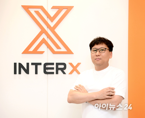박정윤 인터엑스 대표가 20일 서울 금천구 인터엑스에서 아이뉴스24와 인터뷰를 갖고 있다. [사진=정소희 기자]