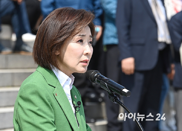 나경원 국민의힘 의원이 11일 서울 여의도 국회 본청 앞 계단에서 대선 출마 선언을 하고 있다. [사진=곽영래 기자]