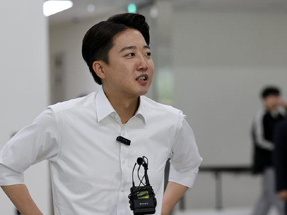 개혁신당 이준석 대선 후보가 20일 광주 북구 전남대학교에서 점심 식사에 앞서 발언하고 있다. 2025.5.20 [사진=연합뉴스]