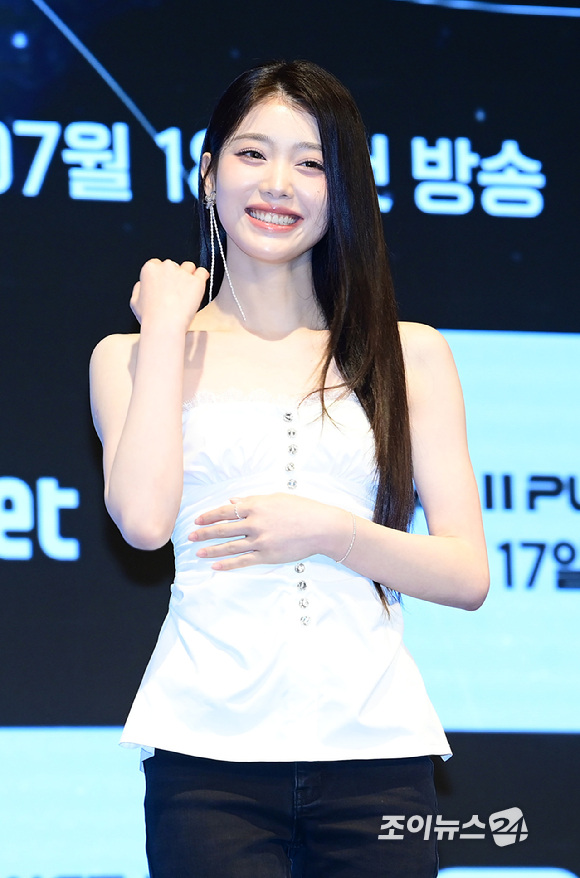 케플러(Kep1er) 샤오팅이 16일 오전 서울 구로구 더 세인트에서 열린 Mnet 새 예능프로그램 '보이즈2 플래닛' 제작발표회에 C마스터로 참석하고 있다. [사진=정소희 기자]