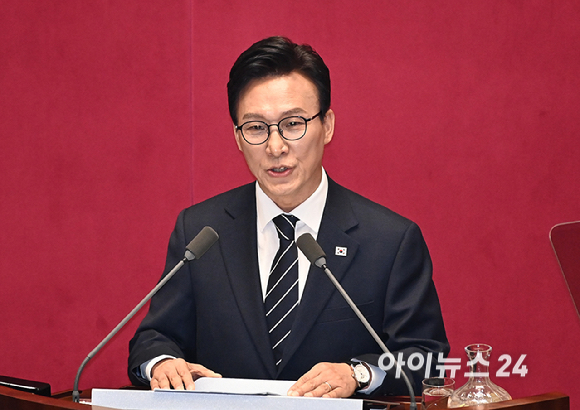 김민석 더불어민주당 대표가 7일 서울 여의도 국회에서 열린 제439회국회(정기회) 제3차 본회의에서 교섭단체 대표연설을 하고 있다. [사진=곽영래 기자]