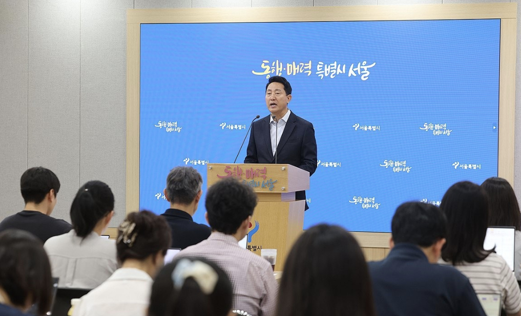 오세훈 서울시장이 14일 서울시청 브리핑룸에서 '부동산 정책 관련 국무회의 대정부 건의 사항 브리핑'을 하고 있다. 2026.7.14 [사진=연합뉴스]