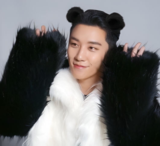 캄보디아에서 한국인을 겨냥한 납치&middot;감금 범죄가 급증하는 가운데, 온라인 상에서는 빅뱅 출신 승리가 현지 범죄 단지 '태자단지'와 연루됐다는 의혹이 나오고 있다. [사진=인스타그램 @seungriseyo_official]