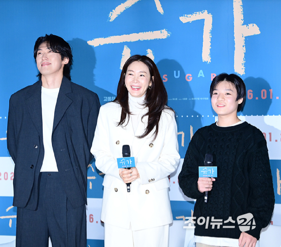 배우 민진웅-최지우-고동하가 18일 오전 서울 용산구 CGV 용산아이파크몰에서 열린 영화 '슈가'(감독 최신춘) 제작보고회에 참석하고 있다. [사진=정소희 기자]