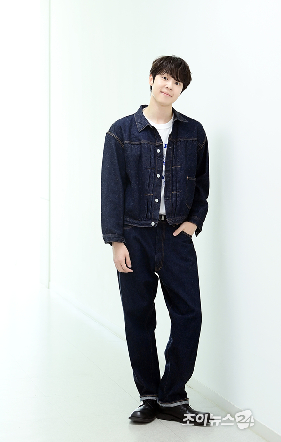 '킬러들의 쇼핑몰2' 배우 유현수가 7일 서울 영등포구 조이뉴스24 사옥에서 진행된 인터뷰를 앞두고 포즈를 취하고 있다. [사진=정소희 기자]