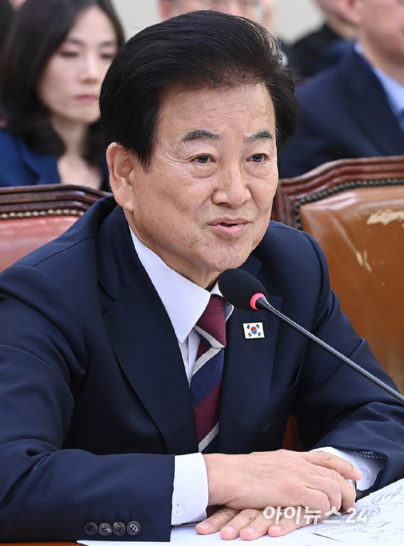 정동영 통일부장관이 28일 서울 여의도 국회에서 열린 외교통일위원회 국정감사에서 질의에 답하고 있다. [사진=곽영래 기자]