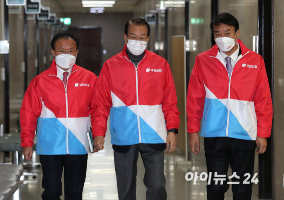 권영세 국민의힘 선거대책본부장이 10일 오전 서울 여의도 국회에서 열린 제1차 중앙선거대책본부 회의에서 모두발언을 하고 있다. [사진=김성진 기자]