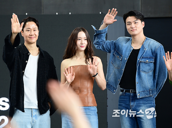 배우 겸 감독 정우-배우 정수정-신승호가 20일 오후 부산광역시 해운대구 우동 영화의 전당에서 열린 제30회 부산국제영화제(BIFF) '짱구' 오픈토크 행사에 참석하고 있다. [사진=정소희 기자]