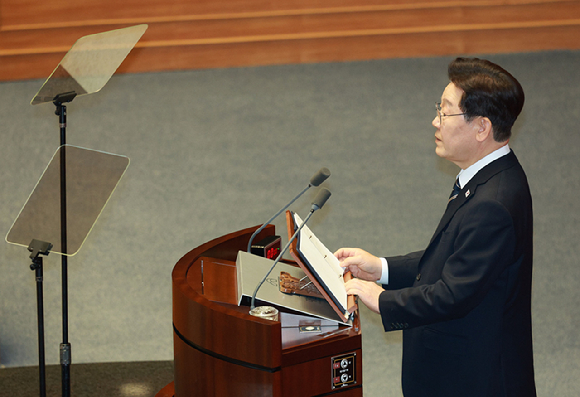 이재명 대통령이 2일 국회에서 추가경정예산안 시정연설을 하고 있다. 2026.4.2 [사진=연합뉴스]