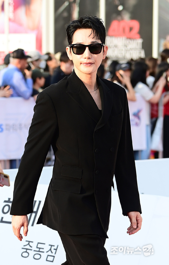 배우 박시후가 2일 경기도 부천시 원미구 부천시청 잔디광장에서 진행된 제30회 부천국제판타스틱영화제(BIFAN) 레드카펫 행사에 참석하고 있다. [사진=정소희 기자]