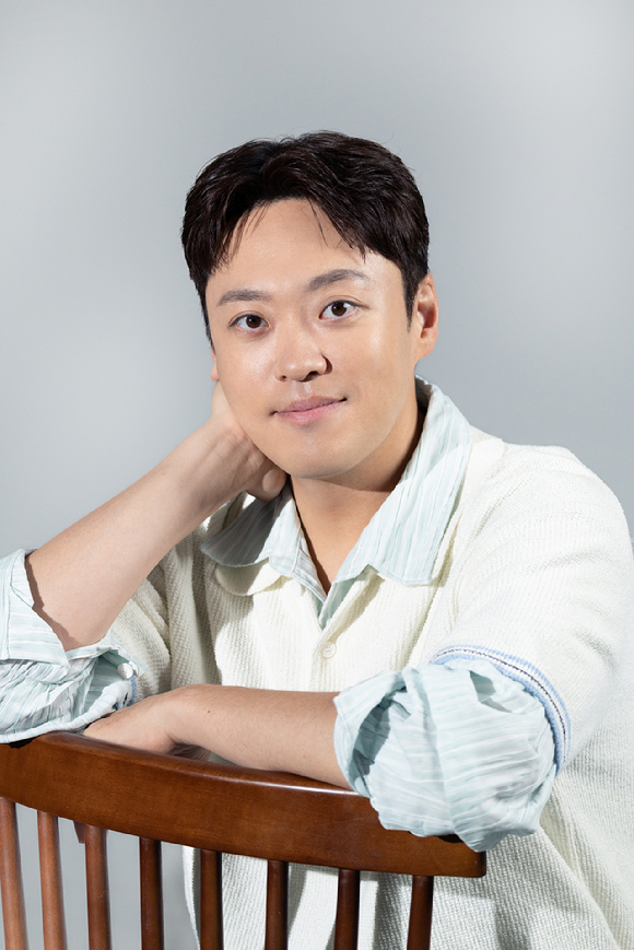 배우 정순원이 넷플릭스 시리즈 '이런 엿같은 사랑'에서 정해인과 연기 호흡을 맞춘다. [사진=엘줄라이엔터테인먼트]