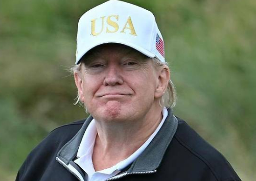 도널트 트럼프 미국 대통령이 2025년 7월 스코틀랜드 북동부 애버딘셔주 발메디 소재 새 트럼프 코스에서 골프를 즐기고 있다. [사진=AP/연합뉴스]