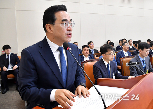 박홍근 기획예산처 장관이 9일 서울 여의도 국회에서 열린 재정경제기획위원회 전체회의에서 업무보고를 하고 있다. [사진=곽영래 기자]
