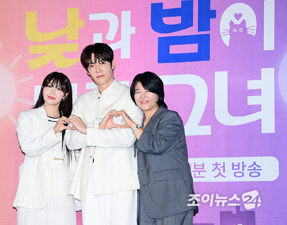 배우 정은지-최진혁-이정은이 13일 오후 서울 구로구 라마다서울 신도림 호텔에서 열린 JTBC 새 토일드라마 '낮과 밤이 다른 그녀' 제작발표회에 참석하고 있다. [사진=정소희 기자]