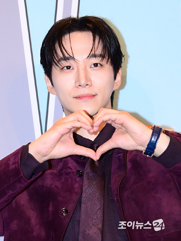 배우 이준호(2PM 준호)가 15일 오후 서울 종로구 포시즌스 호텔에서 열린 제20회 유방암 인식 항상 캠페인 자선 행사 'LOVR YOUR'에 참석하고 있다. [사진=정소희 기자]