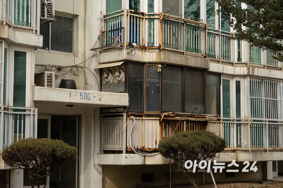 남산 공원에서 바라본 서울 아파트 전경. [사진=김민지 기자]