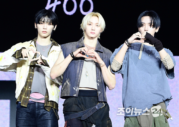그룹 보이넥스트도어가 20일 오후 서울 강서구 KBS아레나에서 열린 보이넥스트도어(BOYNEXTDOOR) 새 앨범 '디 액션'(The Action) 쇼케이스에 참석하고 있다. [사진=정소희 기자]