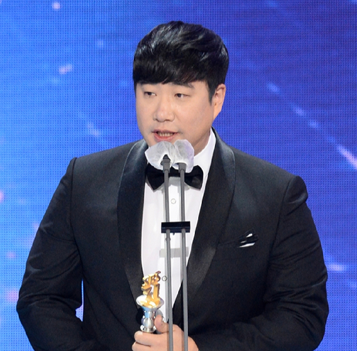 아나운서 출신 방송인 배성재가 오는 5월 14살 연하 김다영 SBS 아나운서와 결혼한다. 사진은 배성재 소속사, 김다영 아나운서 인스타그램 캡처. [사진=SM C&C, 김다영 인스타그램]