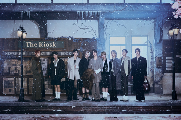 앤팀 단체 콘셉트 포토 [사진=하이브레이블즈]