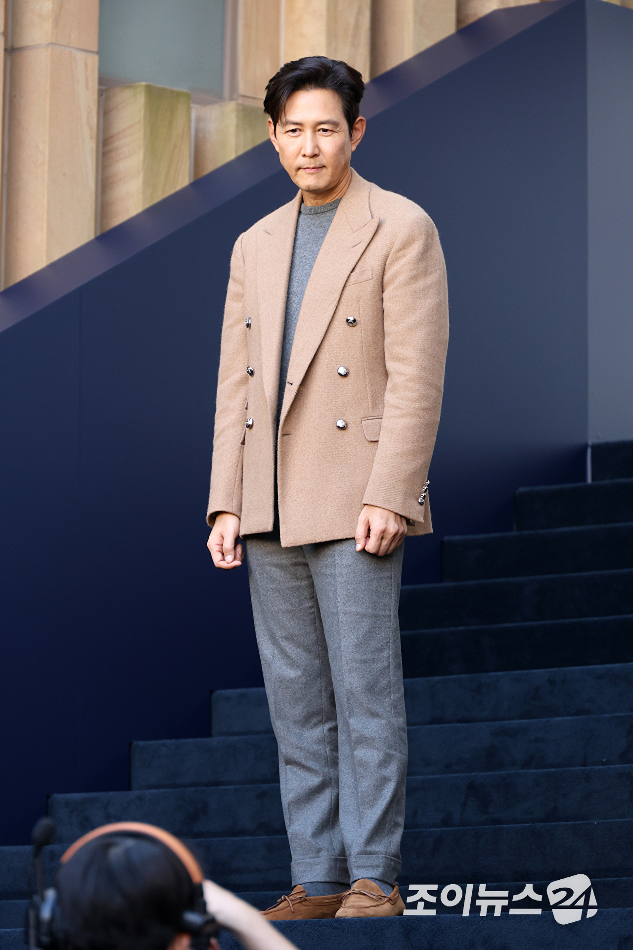배우 이정재가 15일 오후 서울 종로구 석파정 서울미술관에서 진행된 패션 아이콘 랄프 로렌의 삶을 조명한 HBO 다큐멘터리 '베리 랄프' 스크리닝 이벤트에 참석해 포즈를 취하고 있다. [사진=문수지 기자]