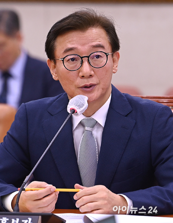 전재수 해양수산부 장관 후보자가 14일 서울 여의도 국회 농림축산식품해양수산위원회 전체회의에서 열린 인사청문회에서 의원 질의에 답변하고 있다. [사진=곽영래 기자]