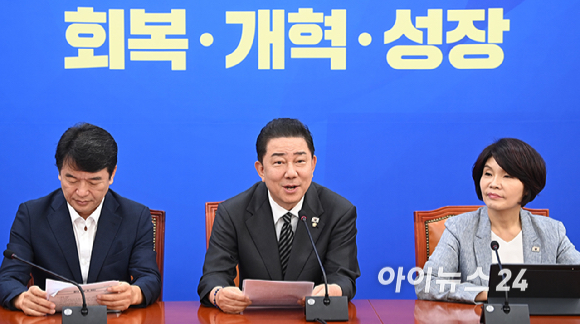 김병기 더불어민주당 원내대표가 11일 서울 여의도 국회에서 열린 정책조정회의에서 발언하고 있다. [사진=곽영래 기자]