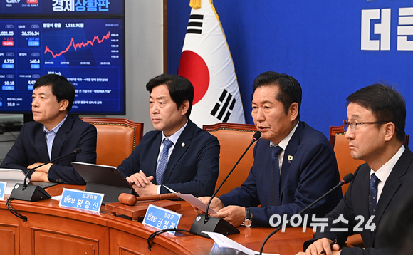 정청래 더불어민주당 대표가 17일 국회에서 열린 최고위원회의에서 발언하고 있다. [사진=곽영래 기자]