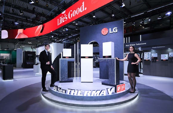 LG전자가 이탈리아 밀라노에서 24일 개막한 공조 전시회 'MCE 2026' 참가해 유럽 가정에 최적화된 히트펌프 토탈 솔루션과 상업&middot;상업용 냉난방공조 솔루션을 선보인다. [사진=LG전자]