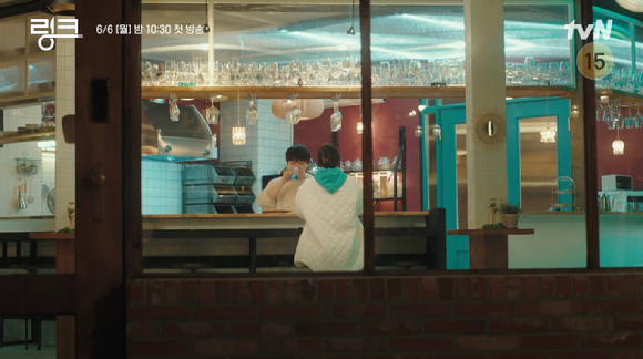 tvN 새 월화드라마 '링크: 먹고 사랑하라, 죽이게'(이하 '링크') 5차 티저 영상이 공개돼 관심을 모으고 있다. [사진=tvN '링크: 먹고 사랑하라, 죽이게' 5차 티저 영상 캡쳐]