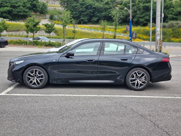 BMW 520i 측면. [사진=홍성효 기자]