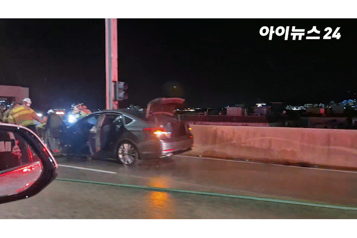 사고 이후 멈춰서 있는 트레일러의 모습. [사진=부산경찰청]